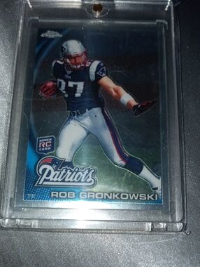 Topps Patriots Rob Gronkowski Football Rookie Card - Blue White Red C112 Chrome.